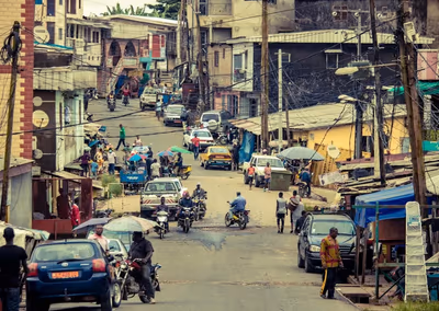 Flyg till Douala, Kamerun