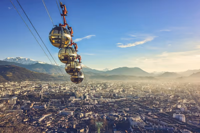 Flyg till Grenoble, Frankrike