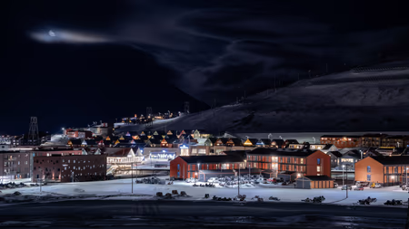 Flyg till Longyearbyen, Norge