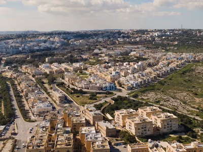 Flyg till Malta, Malta