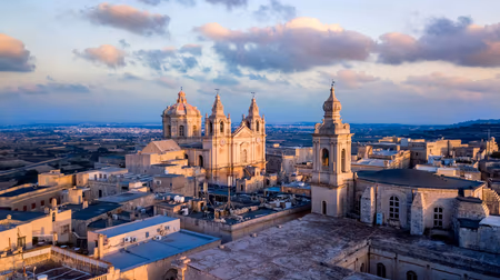 Flyg till Mdina, Malta