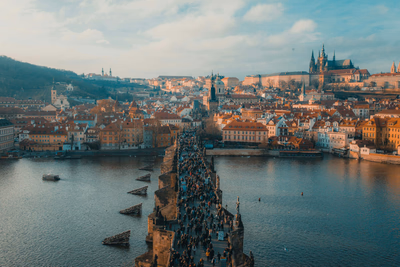 Flyg till Prag, Tjeckien