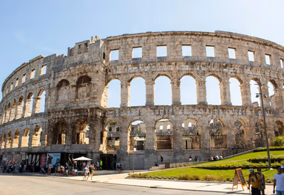 Flyg till Pula, Kroatien
