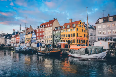 Flyg till Riga, Lettland