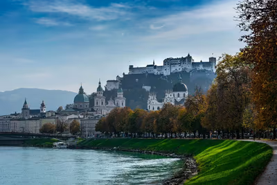 Flyg till Salzburg, Österrike