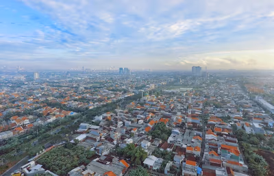 Flyg till Surabaya, Indonesien