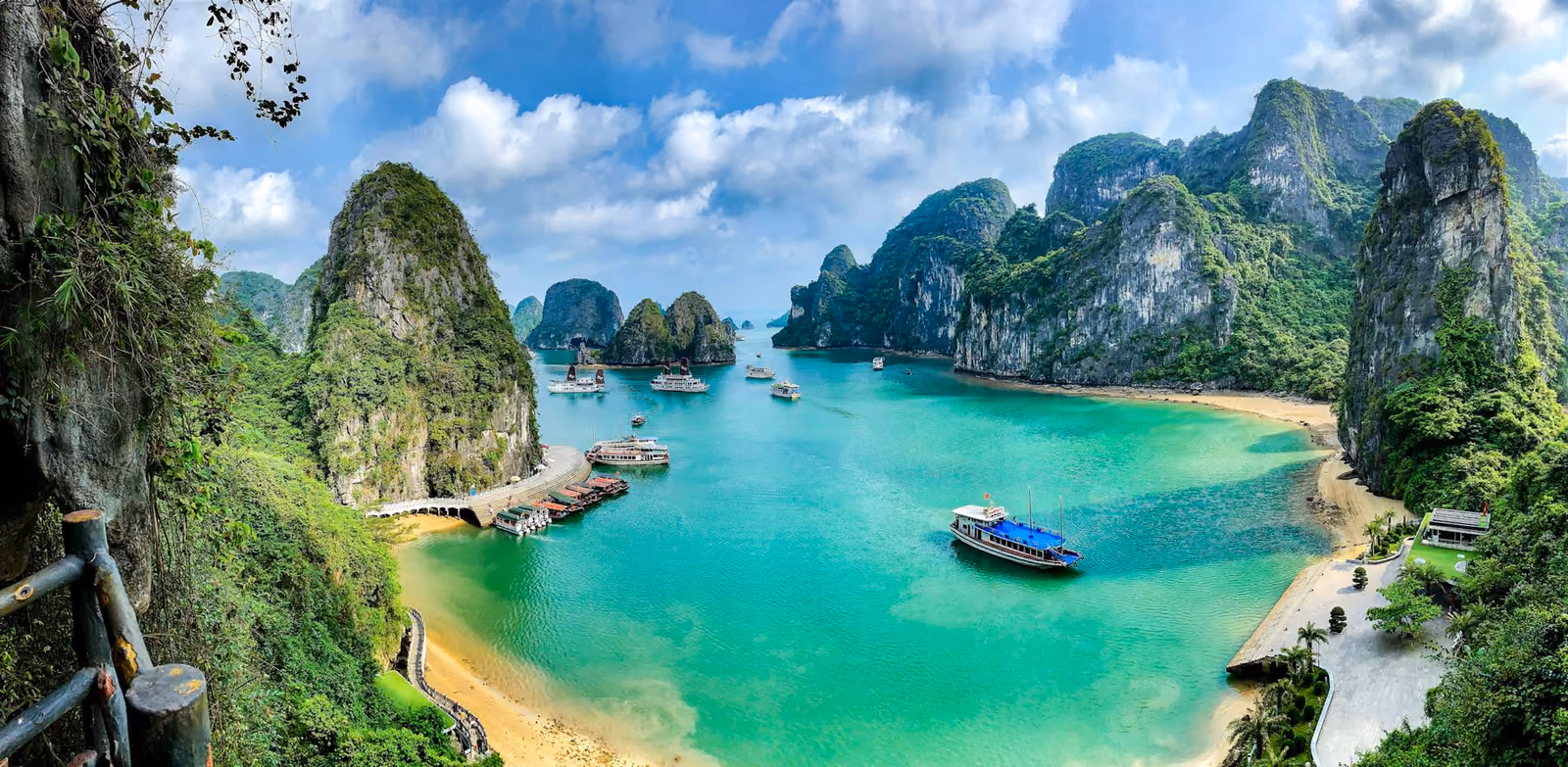 Vy över Ha Long Bay